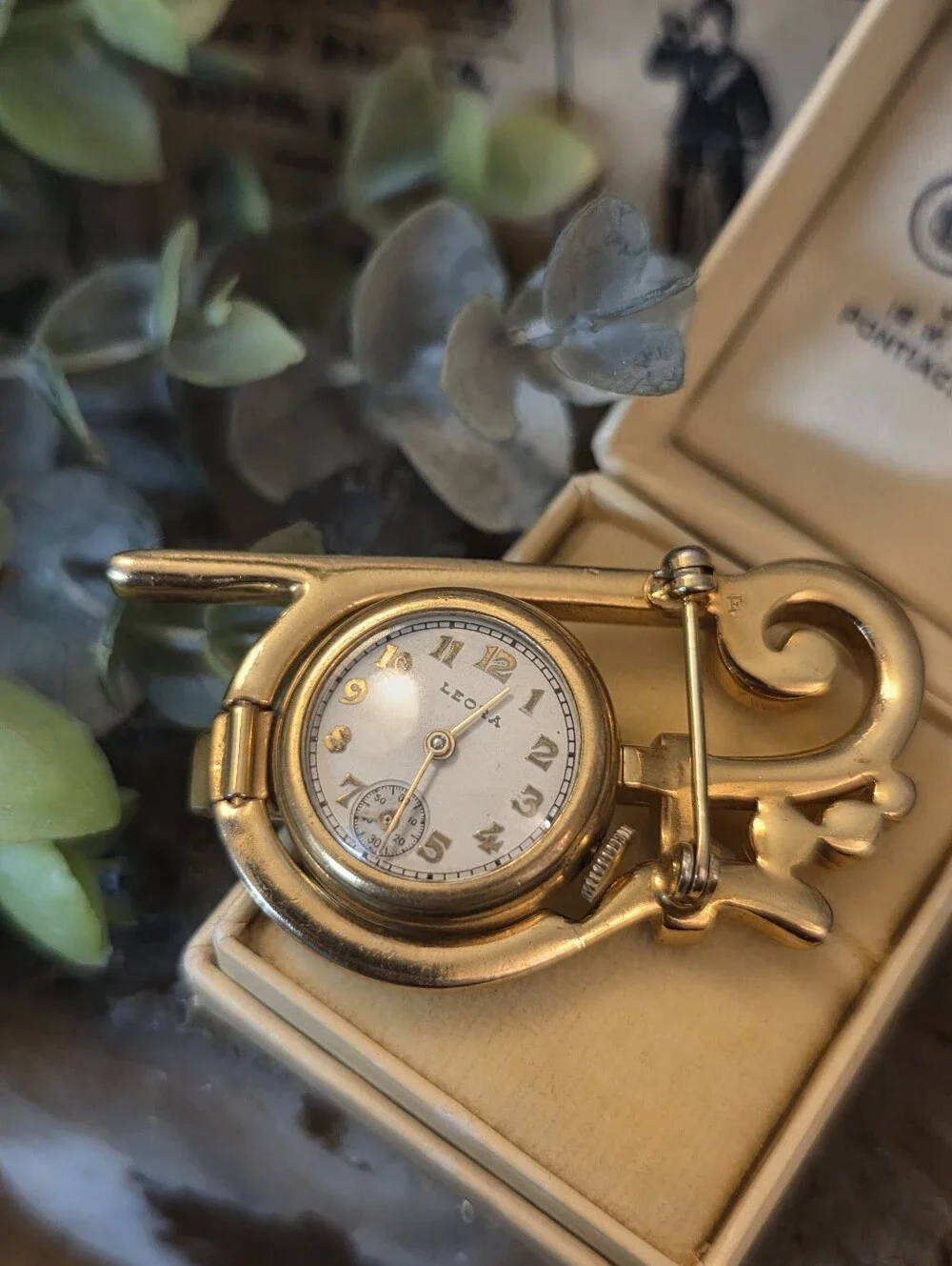 Vintage Leora Swiss Lapel Watch Pin